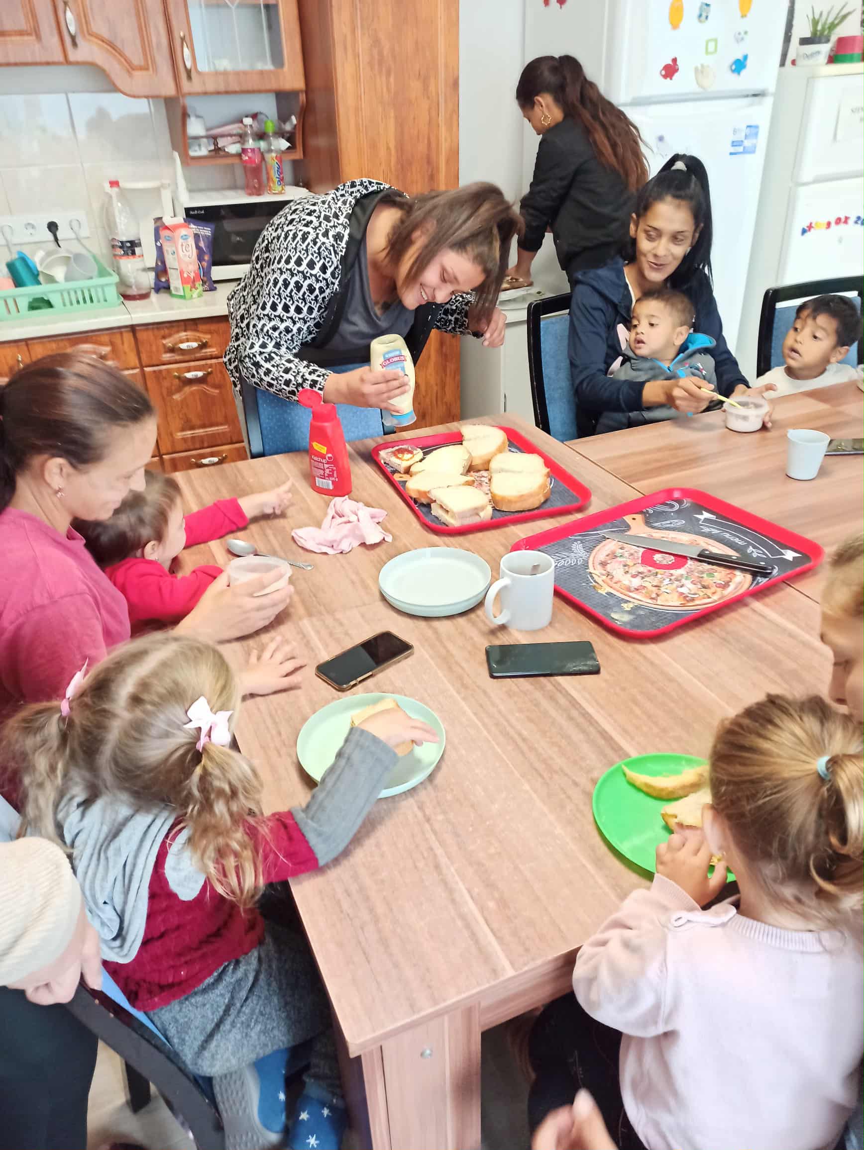 Tipegő Talpak Biztos Kezdet Gyerekház - Ózd
