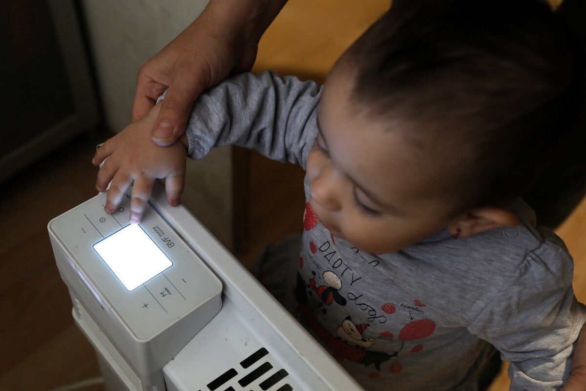 A felzárkózó településeken 1430 család fűtéséhez adnak támogatást a Máltai Szeretetszolgálat uniós forrásból épült szociális naperőművei