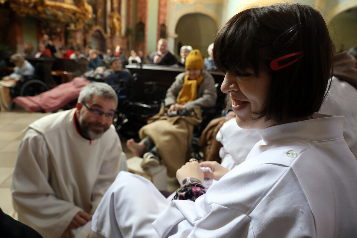 Ti is így tegyetek - Nagycsütörtöki szentmise a budapesti máltai központban - GALÉRIA