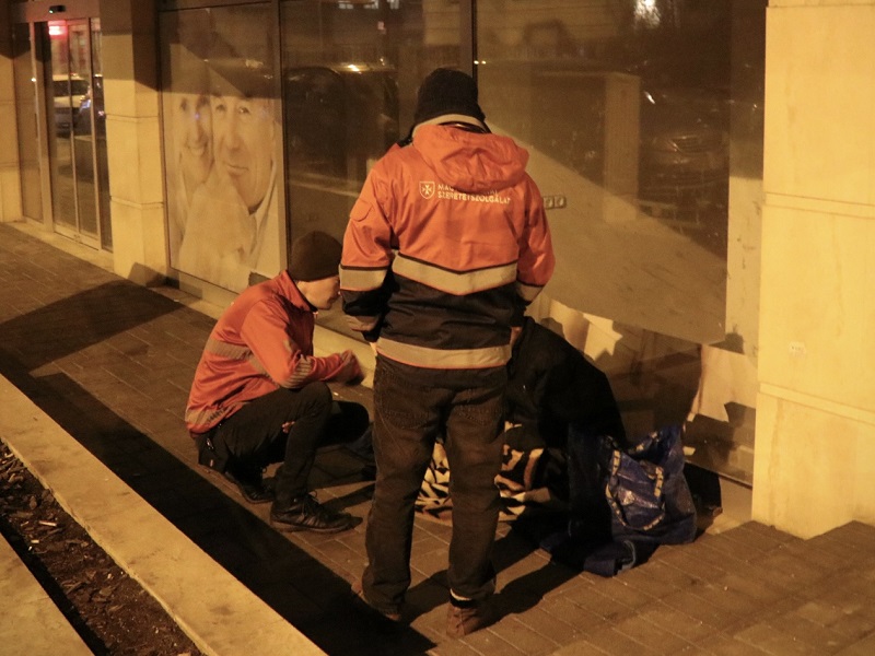 Egyéjszakás ellátás – a krízisautó bejelentett emberek 70 százalékát elviszi