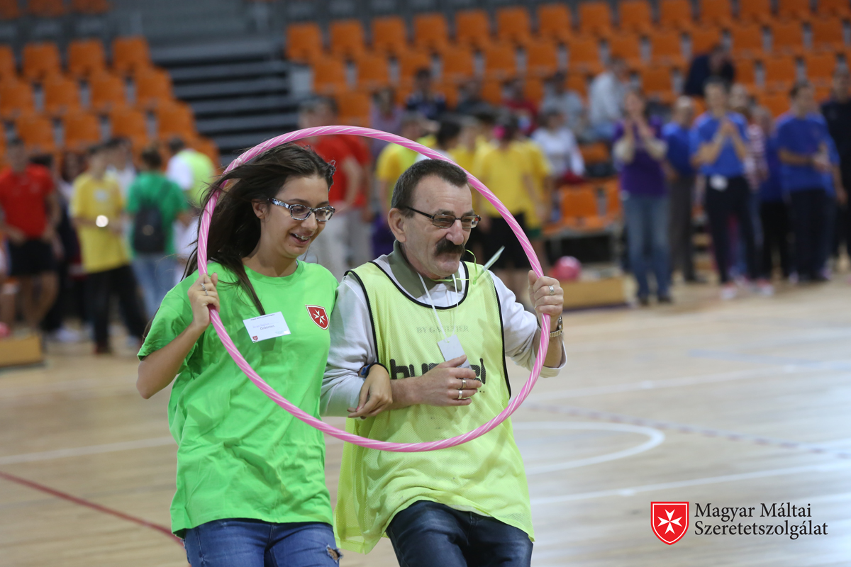 A Győrben megrendezett Esély sportnapon közel száz önkéntes segítette a Szeretetszolgálat rendezvényét