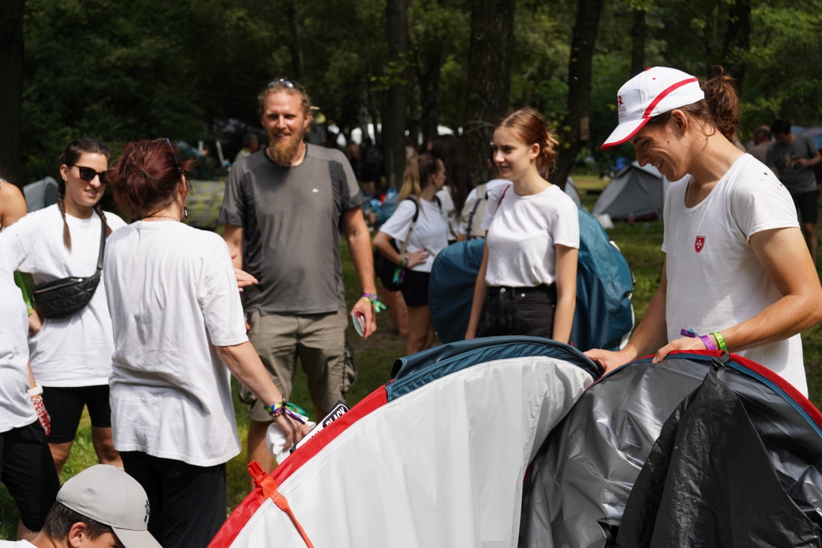 Bulis, környezettudatos és jótékony – Közel 700 sátor gyűlt össze rászoruló embereknek a Sziget után