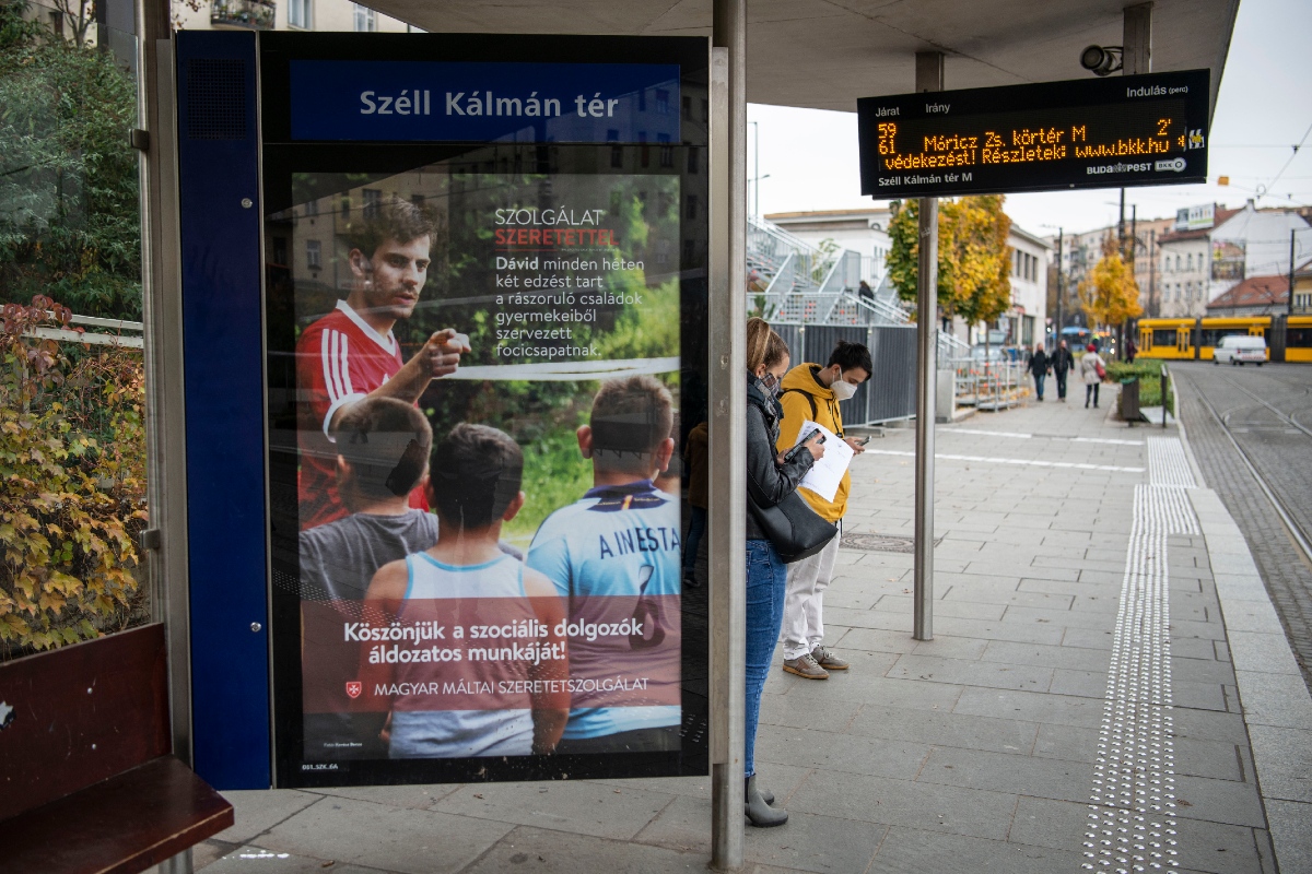 Szolgálat szeretettel - Minden máltai plakát egy helyen | GALÉRIA