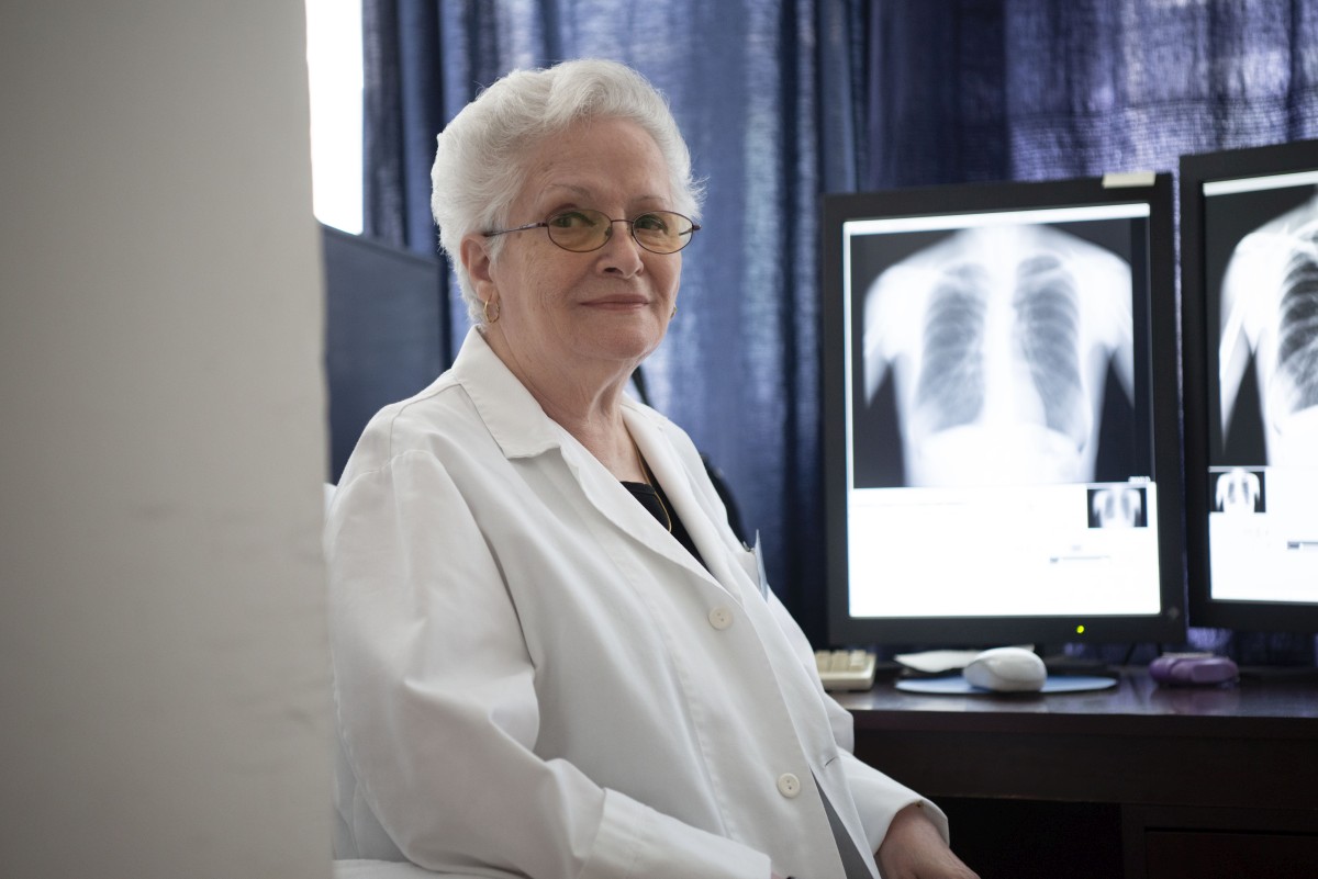 Doktor néni, gyógyítsd meg az apukánkat! – Búcsú dr. S. Tóth Mária tüdőgyógyász főorvostól 